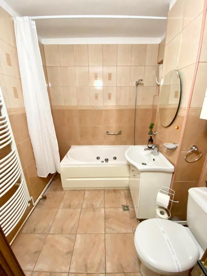Jad - Familiy 4 Rooms Apartment - Near Forest And Historic Center - Racadau Brasov Exterior photo
